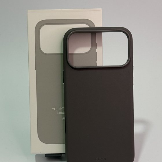 Funda de cuero CLYX con MagSafe en gris
